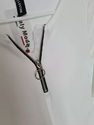 Striped blouse with a zipper and lace at the neckline and on the sleeves - ecru - Blouses