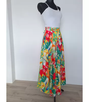 Long skirt fastened at the back with a concealed zipper - White and green