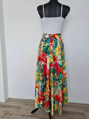 Long skirt fastened at the back with a concealed zipper - White and green - Skirts