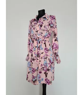 Dress with flowers fastened with buttons and tied at the waist - White