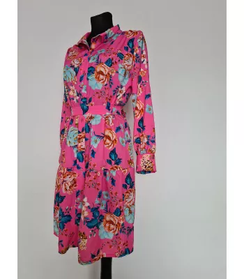 Dress with flowers fastened with buttons and tied at the waist - Pink