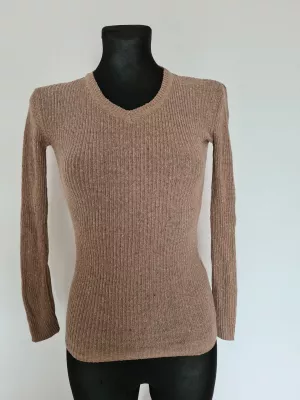 Sweater with a ribbed weave and a smooth V-neck - Beige - Sweaters
