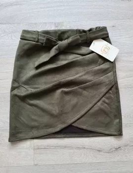 Zamszowa spódnica z zakładką, wiązanie kokardka w pasie, mini - khaki