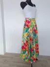 Long skirt fastened at the back with a concealed zipper - White and green
