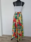 Long skirt fastened at the back with a concealed zipper - White and green