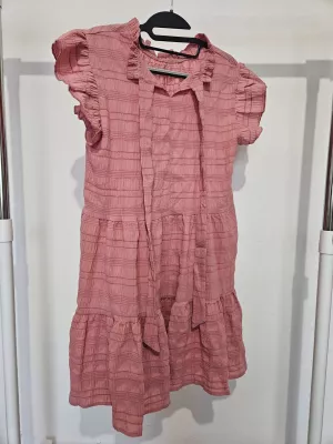 Loose dress with a bow and ruffles - Pink - Dresses
