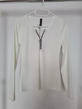 Striped blouse with a zipper and lace at the neckline and on the sleeves - ecru