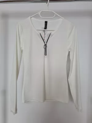 Striped blouse with a zipper and lace at the neckline and on the sleeves - ecru - Blouses