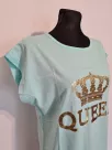 T-shirt with a beautiful, gold QUEEN crown application - Mint