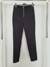 Trousers 3/4 length fastened with a decorative zipper - Black